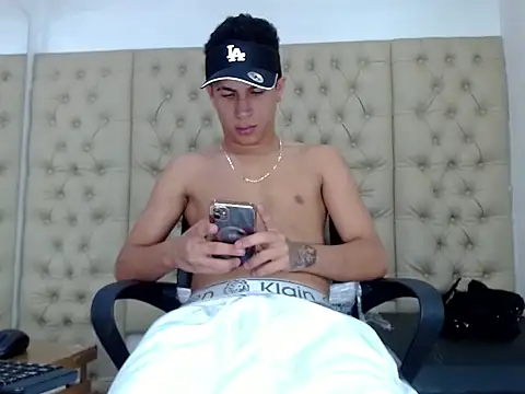 Hollmanhot online show from 03-04-26, 02:28