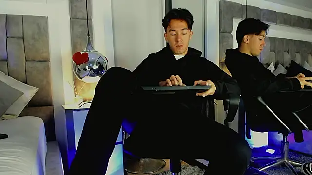 Snapshot of Austin_Reedss chatting on 03-07-26, 12:46 Austin Reedss online show from 03-07-26, 12:46