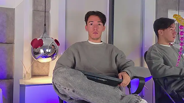 Snapshot of Austin_Reedss chatting on 04-03-26, 12:47 Austin Reedss online show from 04-03-26, 12:47