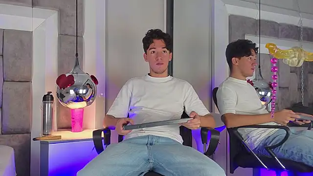 Snapshot of Austin_Reedss chatting on 04-06-26, 02:07 Austin Reedss online show from 04-06-26, 02:07