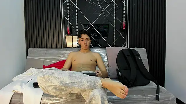 Snapshot of Austin_Reedss chatting on 04-11-26, 09:41 Austin Reedss online show from 04-11-26, 09:41