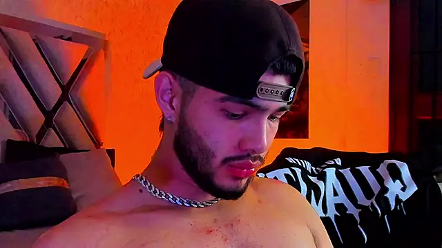 Snapshot of Vincentblack chatting on 03-08-26, 05:55 Vincentblack online show from 03-08-26, 05:55