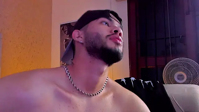 Snapshot of Vincentblack chatting on 04-12-26, 04:17 Vincentblack online show from 04-12-26, 04:17