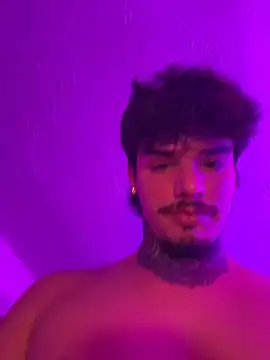 Snapshot of SNAKEARM chatting on 02-25-26, 06:56 SNAKEARM online show from 02-25-26, 06:56