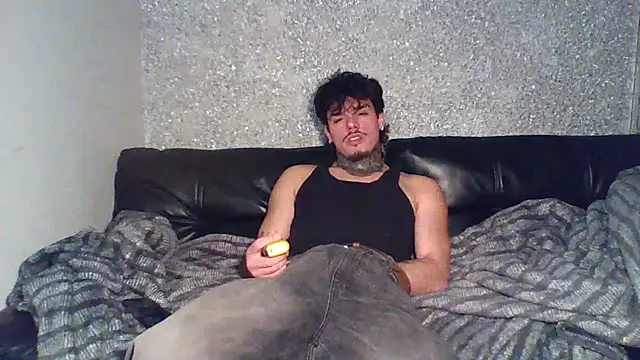 Snapshot of SNAKEARM chatting on 02-27-26, 10:48 SNAKEARM online show from 02-27-26, 10:48