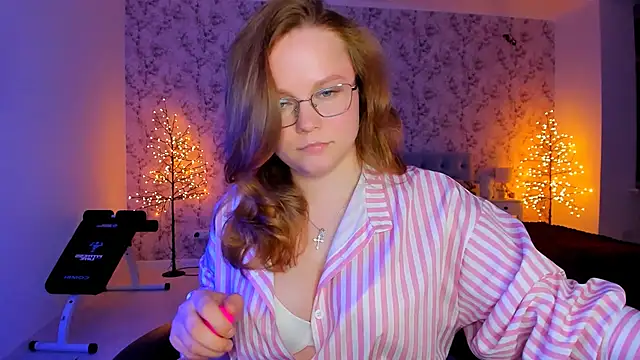 Snapshot of AngellaRud chatting on 02-26-26, 07:35 AngellaRud online show from 02-26-26, 07:35