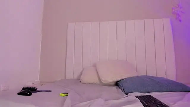 sophia walkett  online show from 04-09-26, 02:11