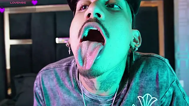 Snapshot of Dark_Eros_ chatting on 02-26-26, 08:19 Dark Eros online show from 02-26-26, 08:19