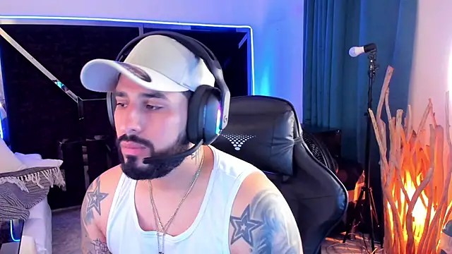 Snapshot of ostin-big21 chatting on 03-05-26, 02:29 ostin-big21 online show from 03-05-26, 02:29