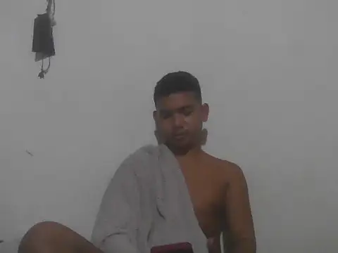 Snapshot of Ruel_2002 chatting on 03-02-26, 02:13 Ruel 2002 online show from 03-02-26, 02:13