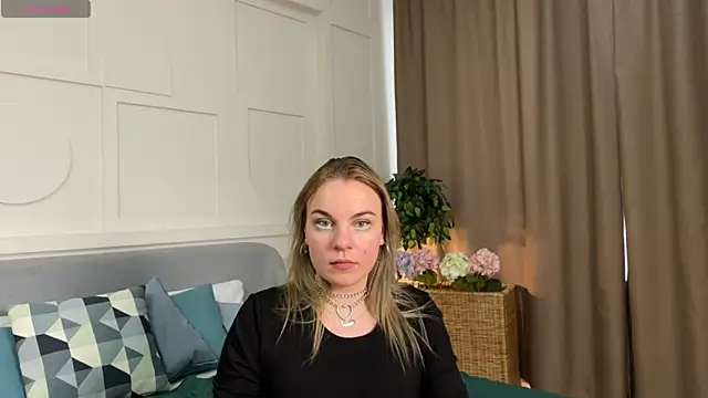 Snapshot of Glow_Margo chatting on 03-02-26, 07:26 Glow Margo online show from 03-02-26, 07:26