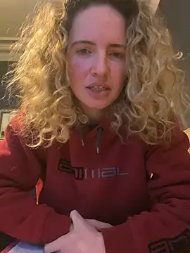 Snapshot of curlyirishgirl chatting on 03-02-26, 12:02 curlyirishgirl online show from 03-02-26, 12:02