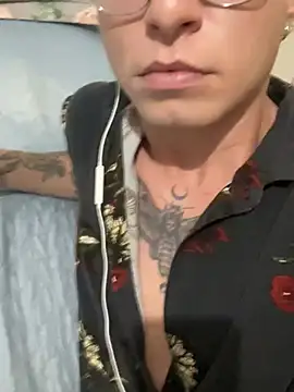 Snapshot of erickmoor2526 chatting on 03-03-26, 02:50 erickmoor2526 online show from 03-03-26, 02:50