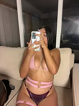 Snapshot of GeorgiaPink_ chatting on 02-26-26, 05:06 GeorgiaPink online show from 02-26-26, 05:06