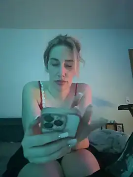 Snapshot of JuliaPrivat chatting on 02-26-26, 09:58 JuliaPrivat online show from 02-26-26, 09:58