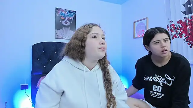 Snapshot of valeria_and_zoe chatting on 03-11-26, 02:34 valeria and zoe online show from 03-11-26, 02:34