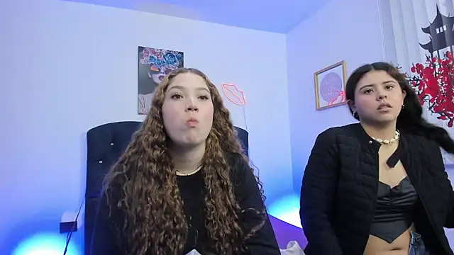 Snapshot of valeria_and_zoe chatting on 03-17-26, 02:42 valeria and zoe online show from 03-17-26, 02:42