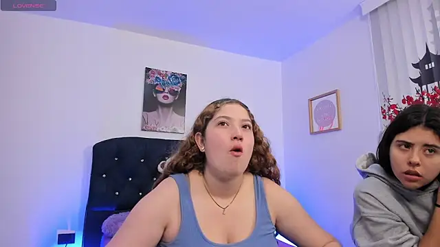 Snapshot of valeria_and_zoe chatting on 03-25-26, 05:52 valeria and zoe online show from 03-25-26, 05:52