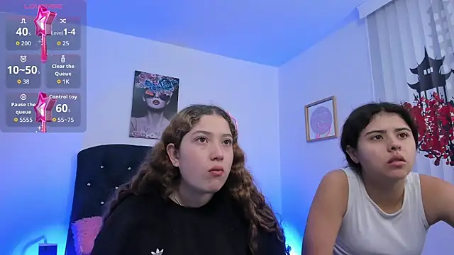 Snapshot of valeria_and_zoe chatting on 03-31-26, 01:44 valeria and zoe online show from 03-31-26, 01:44