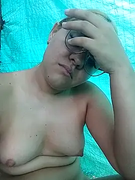 single kitten online show from 03-31-26, 12:27