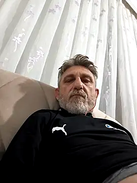 Snapshot of arelll34 chatting on 02-26-26, 11:37 arelll34 online show from 02-26-26, 11:37