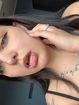 Emily Chewits online show from 03-04-26, 12:33