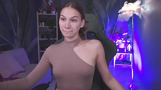 Sweet Emilya online show from 04-14-26, 05:46