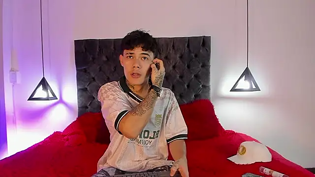 Snapshot of im_seven chatting on 02-28-26, 04:02 im seven online show from 02-28-26, 04:02