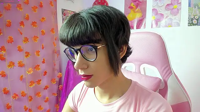 Snapshot of Madeline_21 chatting on 03-07-26, 05:15 Madeline 21 online show from 03-07-26, 05:15