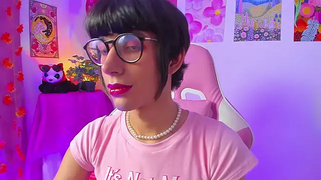 Snapshot of Madeline_21 chatting on 03-20-26, 05:12 Madeline 21 online show from 03-20-26, 05:12