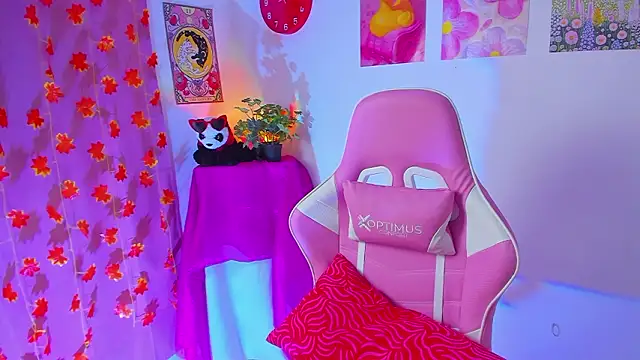 Snapshot of Madeline_21 chatting on 03-21-26, 05:12 Madeline 21 online show from 03-21-26, 05:12