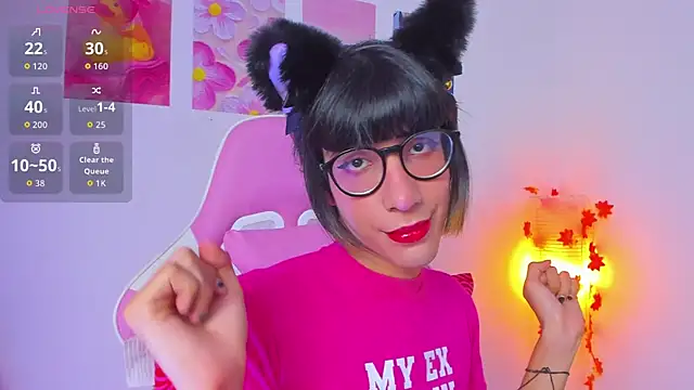 Snapshot of Madeline_21 chatting on 03-25-26, 05:35 Madeline 21 online show from 03-25-26, 05:35