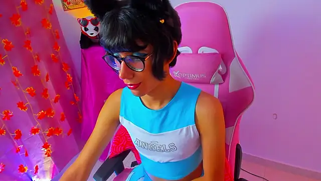 Snapshot of Madeline_21 chatting on 03-27-26, 08:26 Madeline 21 online show from 03-27-26, 08:26