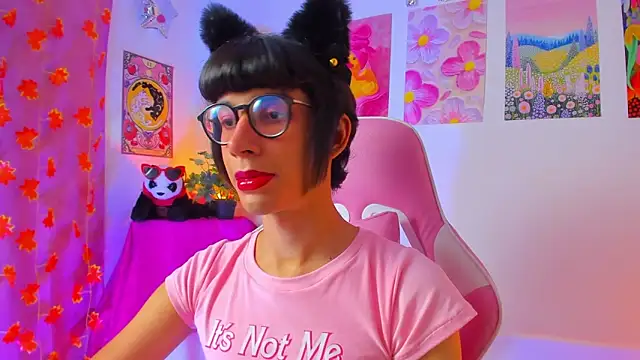 Snapshot of Madeline_21 chatting on 03-29-26, 05:07 Madeline 21 online show from 03-29-26, 05:07