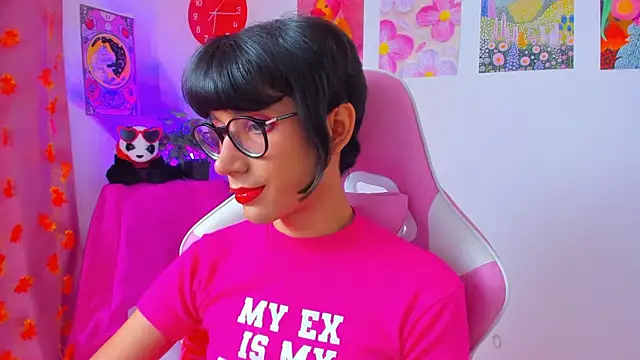 Snapshot of Madeline_21 chatting on 04-04-26, 12:13 Madeline 21 online show from 04-04-26, 12:13