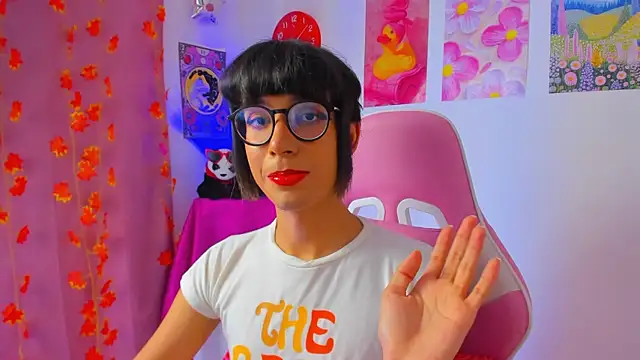 Snapshot of Madeline_21 chatting on 04-05-26, 01:08 Madeline 21 online show from 04-05-26, 01:08