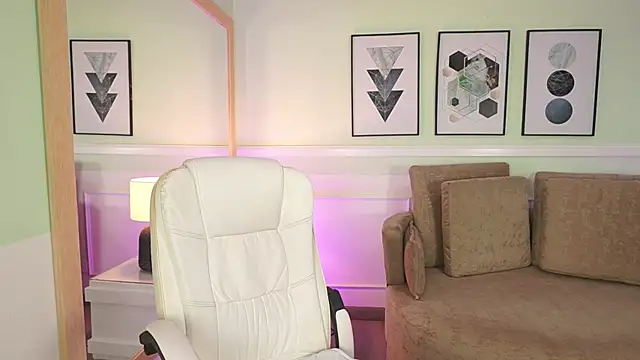 Snapshot of MandyCollins chatting on 03-30-26, 11:33 MandyCollins online show from 03-30-26, 11:33