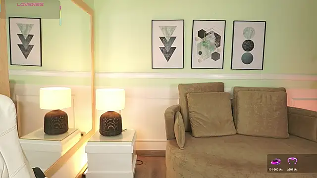 Snapshot of MandyCollins chatting on 03-31-26, 11:32 MandyCollins online show from 03-31-26, 11:32