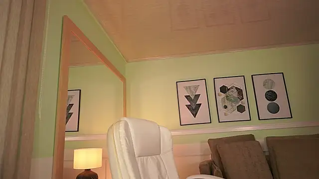 Snapshot of MandyCollins chatting on 04-06-26, 11:33 MandyCollins online show from 04-06-26, 11:33