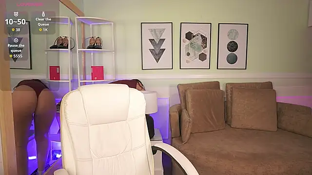 Snapshot of MandyCollins chatting on 04-15-26, 11:39 MandyCollins online show from 04-15-26, 11:39