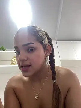 Sara  sweett online show from 03-18-26, 05:16