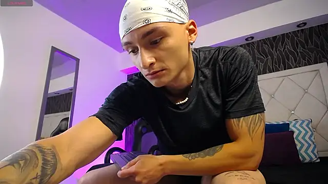 Snapshot of DIEGO_JONES chatting on 03-04-26, 03:07 DIEGO JONES online show from 03-04-26, 03:07