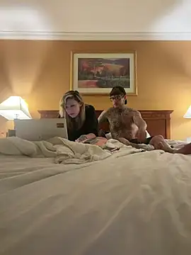 Darkcrowncouple online show from 02-28-26, 01:45