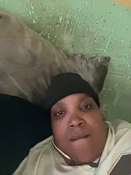 Snapshot of friendlybitch22 chatting on 04-08-26, 03:34 friendlybitch22 online show from 04-08-26, 03:34