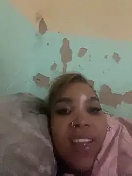 Snapshot of friendlybitch22 chatting on 04-11-26, 02:38 friendlybitch22 online show from 04-11-26, 02:38