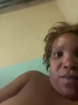 Snapshot of friendlybitch22 chatting on 04-16-26, 04:46 friendlybitch22 online show from 04-16-26, 04:46