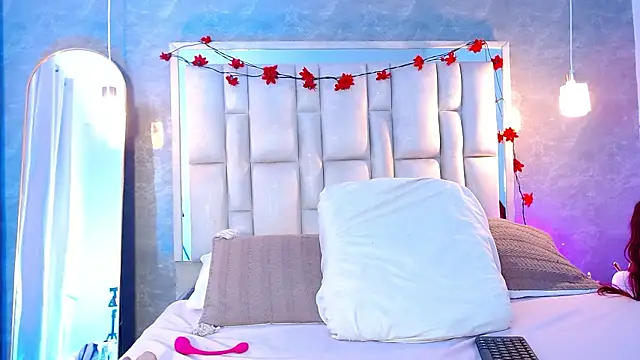 Snapshot of Bella-Sanders chatting on 03-13-26, 12:12 Bella-Sanders online show from 03-13-26, 12:12