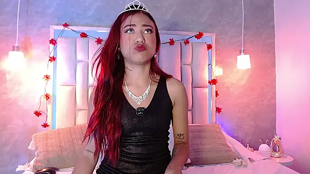 Snapshot of Bella-Sanders chatting on 03-24-26, 12:10 Bella-Sanders online show from 03-24-26, 12:10