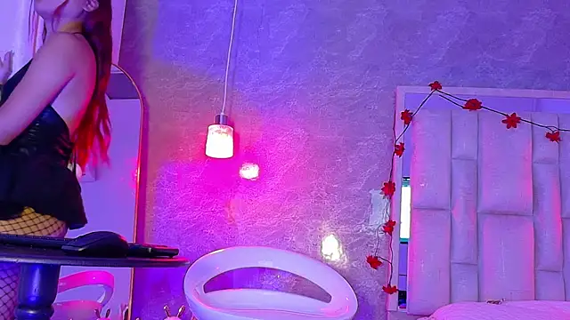 Snapshot of Bella-Sanders chatting on 03-31-26, 11:10 Bella-Sanders online show from 03-31-26, 11:10