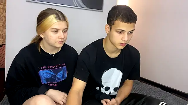 Snapshot of mirel_couple chatting on 03-01-26, 10:12 mirel couple online show from 03-01-26, 10:12